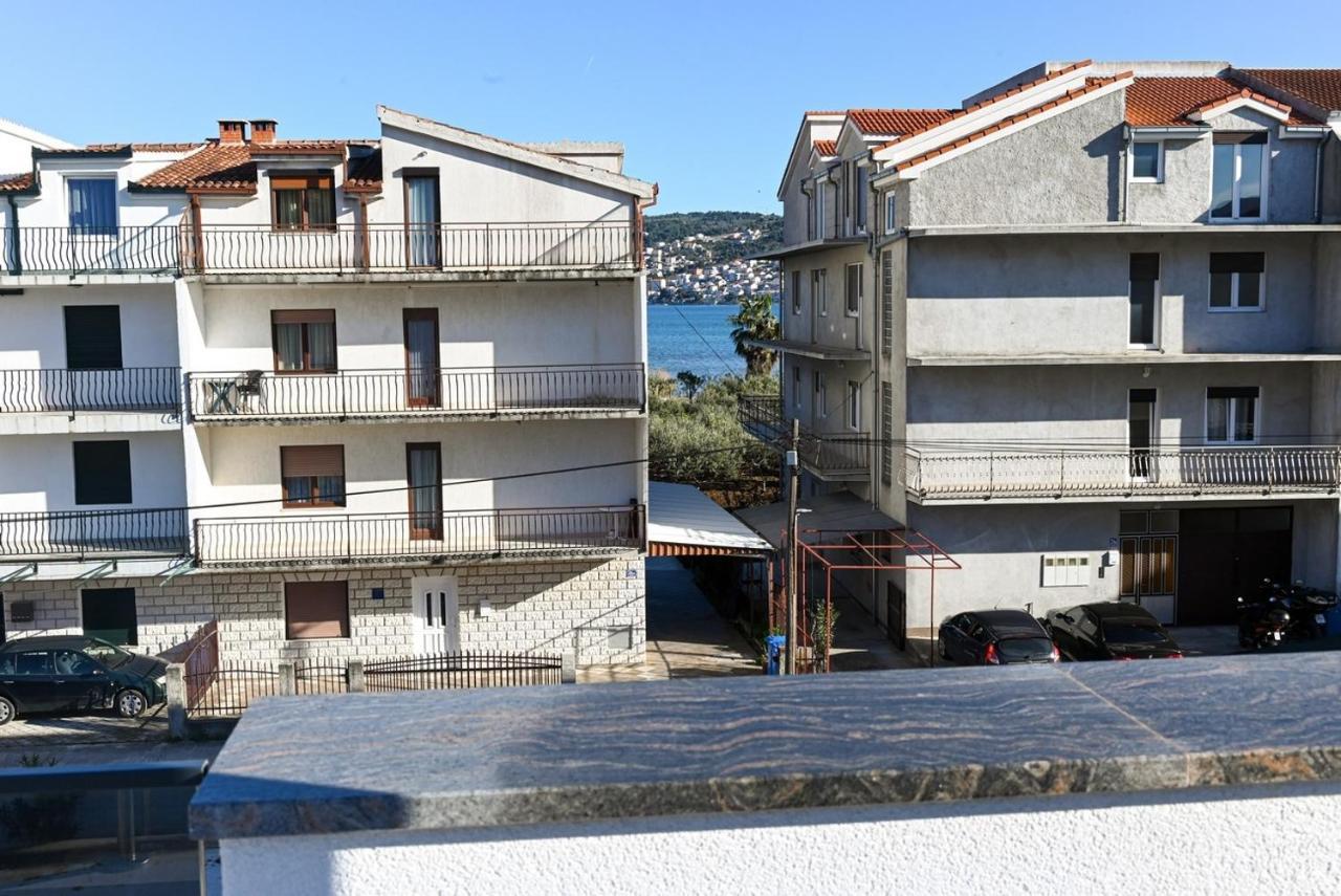 Apartments By The Sea Trogir - 21215 מראה חיצוני תמונה